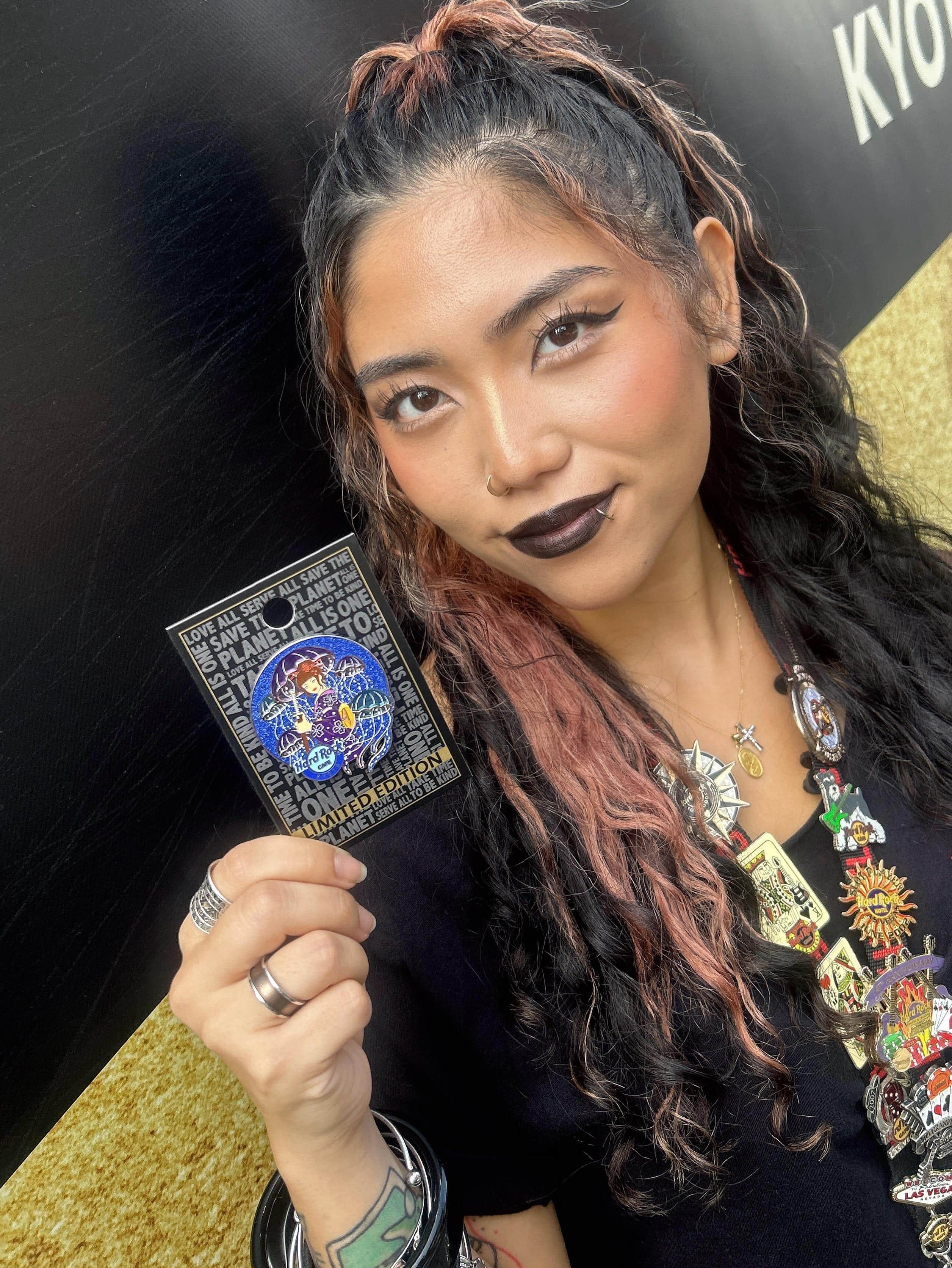 Jellyfish geisha pin 💖