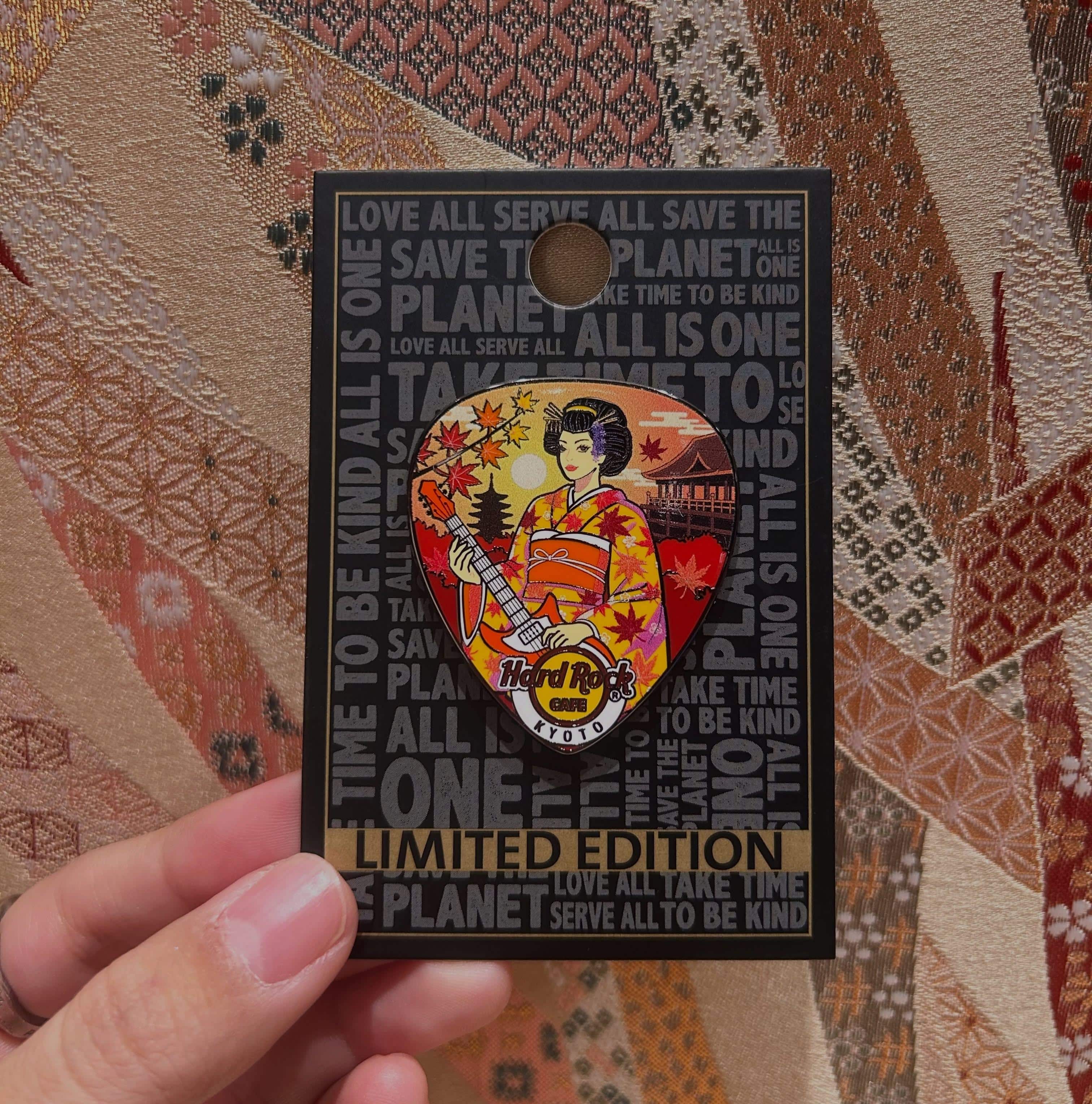 October Geisha Pin🍂